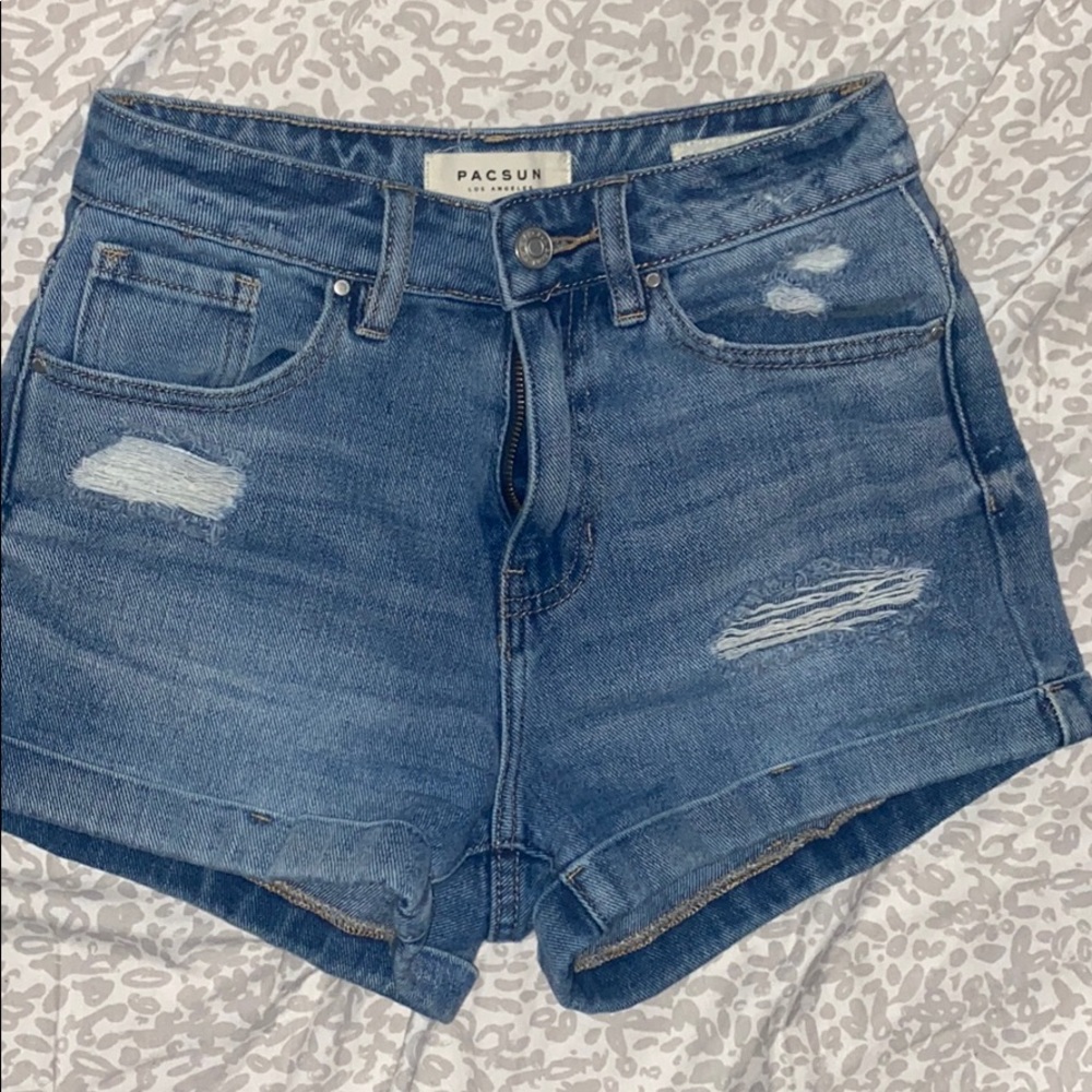 Mom short